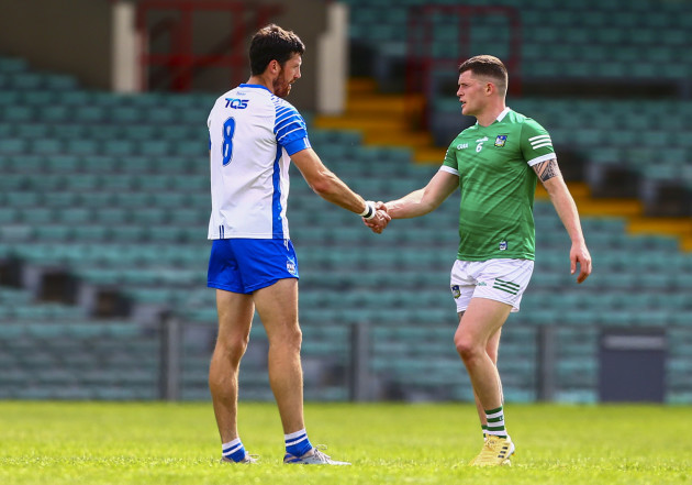 tommy-prendergast-and-iain-corbett-shake-hands-after-the-game