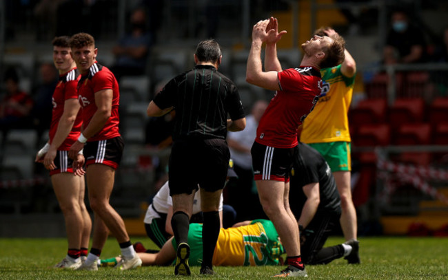 maurice-deegan-red-cards-gerard-mcgovern