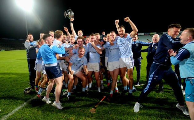 na-piarsaigh-celebrate-with-the-trophy