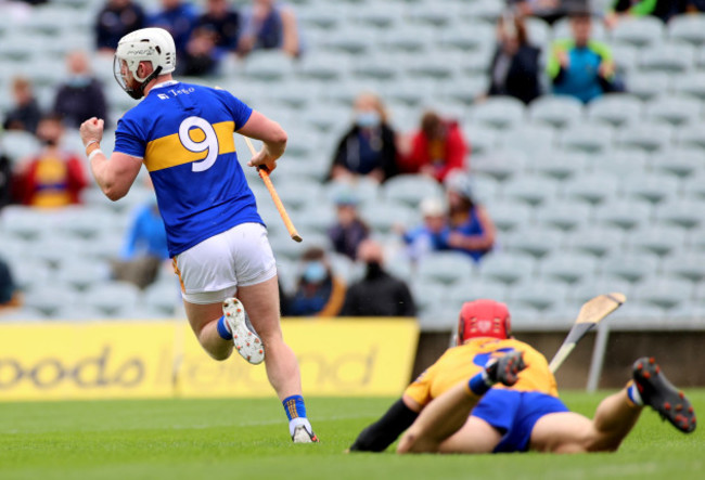 michael-breen-celebrates-scoring-his-sides-first-goal