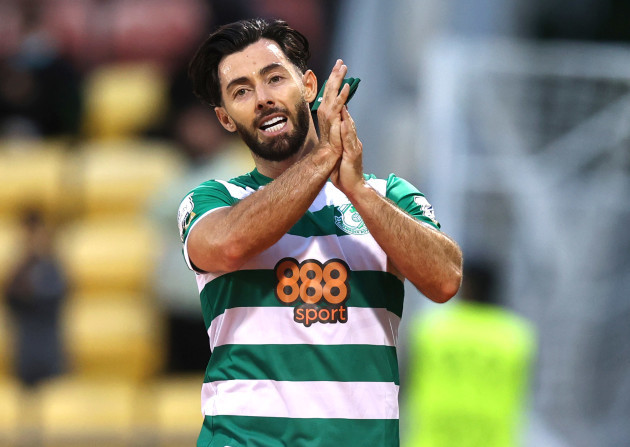 richie-towell-applauds-the-crowd-as-he-is-substituted