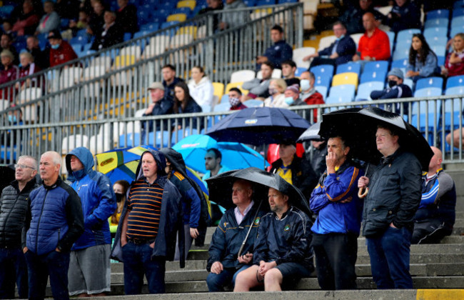 spectators-look-on-during-the-game