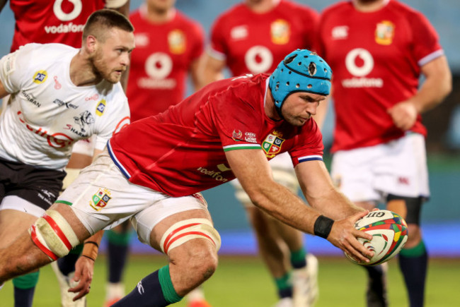 tadhg-beirne-scores-a-try