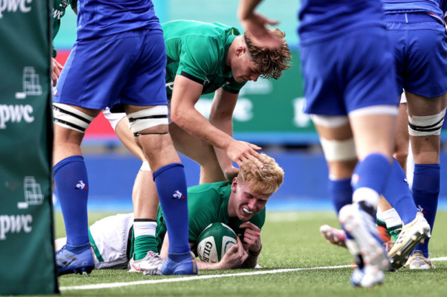 jamie-osborne-celebrates-scoring-a-try-with-jude-postlethwaite