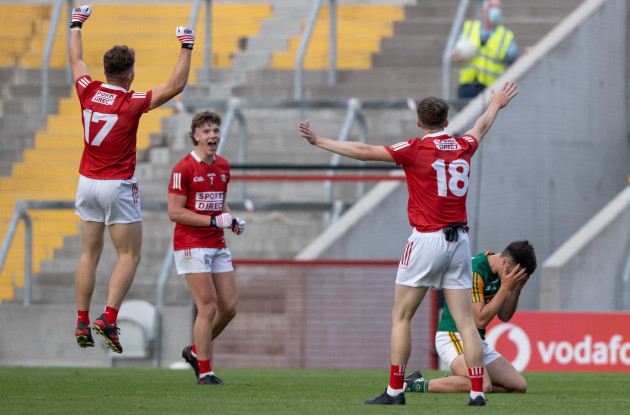 cork-players-celebrate-as-paul-oshea-misses-an-equaliser-in-the-last-seconds-of-the-game