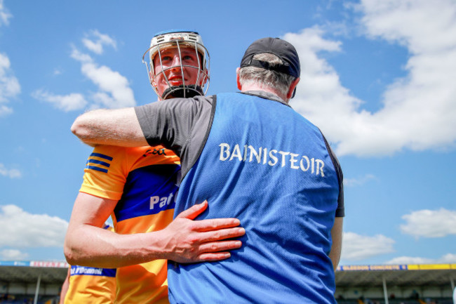 brian-lohan-with-diarmuid-ryan-after-the-game