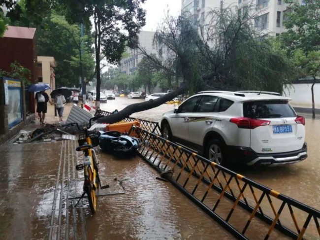 china-rainstorm-hits-zhengzhou