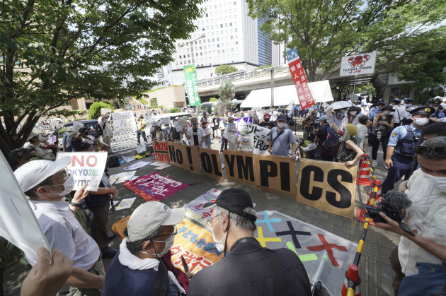 tokyo-olympics-protest