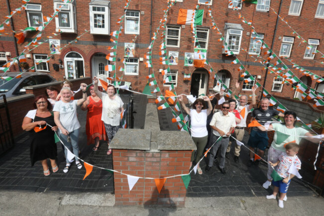 KELLIE HARRINGTON SUPPORTERS 2P8A7012_1