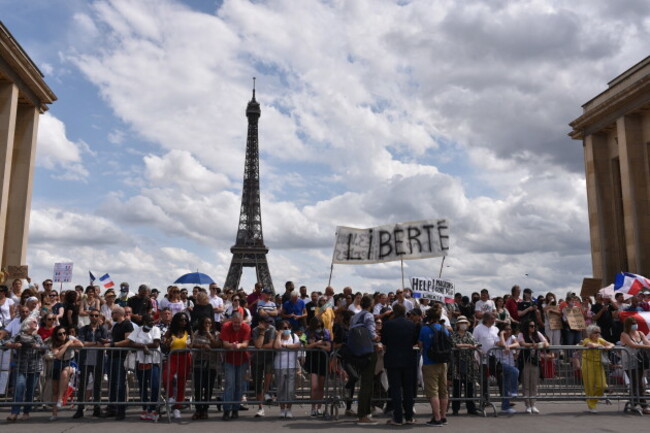 anti-sanitary-pass-demonstrations-at-trocadero-paris