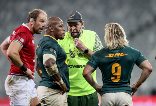 rassie-erasmus-speaks-to-bongi-mbonambi-and-faf-de-klerk