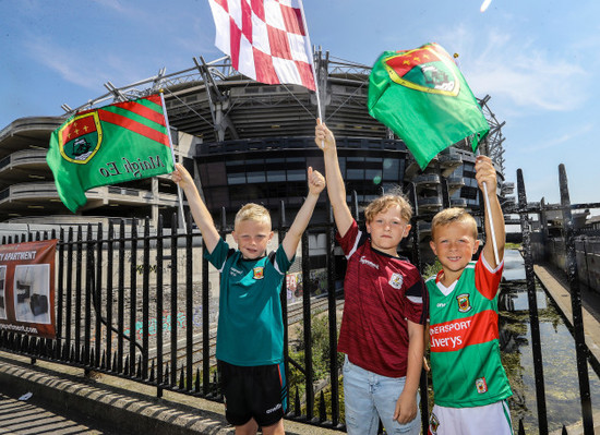 fans-outside-croke-park