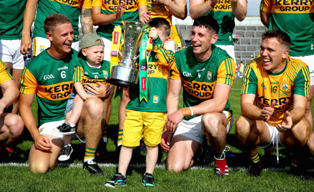 paul-geaneys-son-paudi-celebrates-with-the-trophy