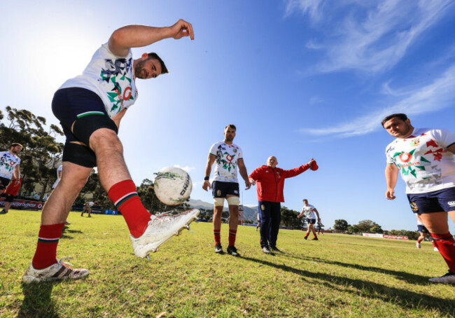 jack-conan-with-tadhg-beirne-and-jamie-george