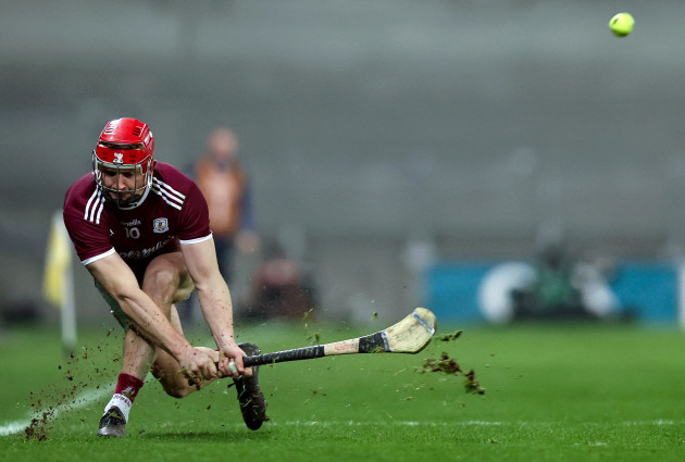 joe-canning-scores-a-point-from-a-sideline-cut