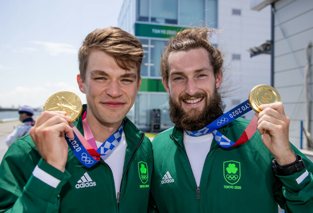 fintan-mccarthy-and-paul-odonovan-with-their-gold-medals