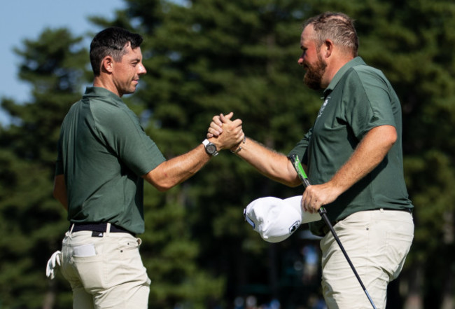 rory-mcilroy-and-shane-lowry-on-the-18th-hole