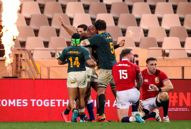 makazole-mapimpi-celebrates-after-scoring-a-try-with-franco-mostert