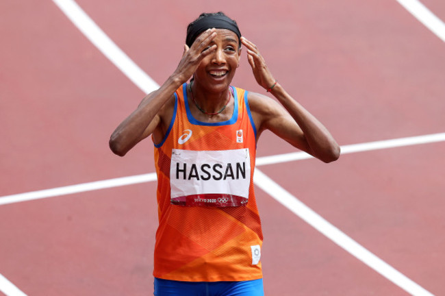 sifan-hassan-celebrates-wins-her-heat-after-falling