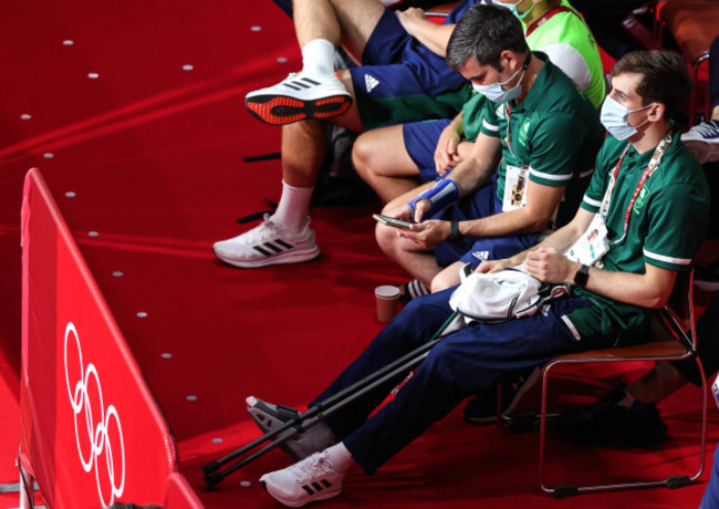 aidan-walsh-waits-to-be-presented-with-his-bronze-medal-with-bernard-dunne