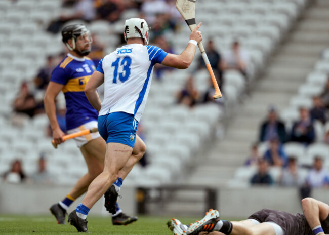 dessie-hutchinson-celebrates-scoring-a-goal