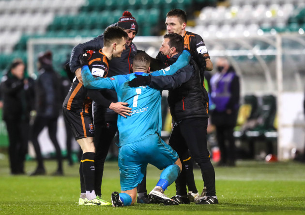 alessio-abibi-celebrates-winning-the-penalty-shootout-with-coaches-and-teammates