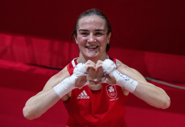 kellie-harrington-celebrates-after-defeating-sudaporn-seesondee