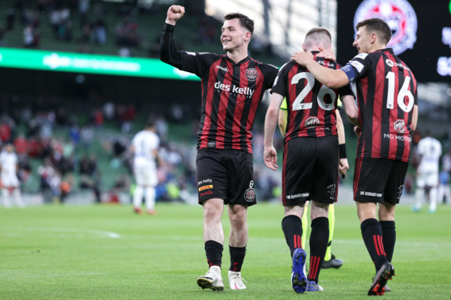 ali-coote-celebrates-scoring-his-second-goal