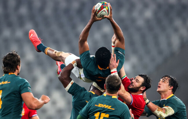 lukhanyo-am-with-robbie-henshaw