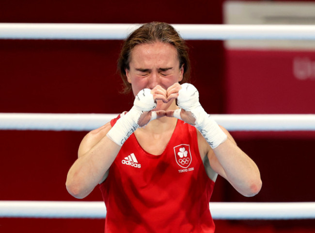 kellie-harrington-celebrates-winning-the-gold