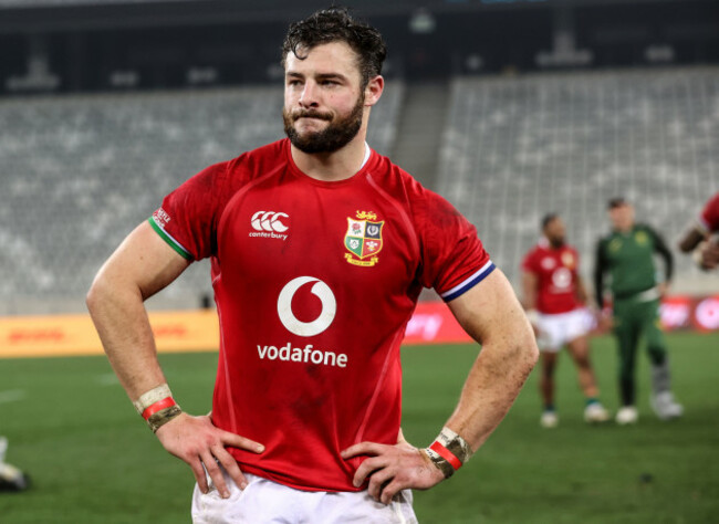 robbie-henshaw-dejected-after-the-game