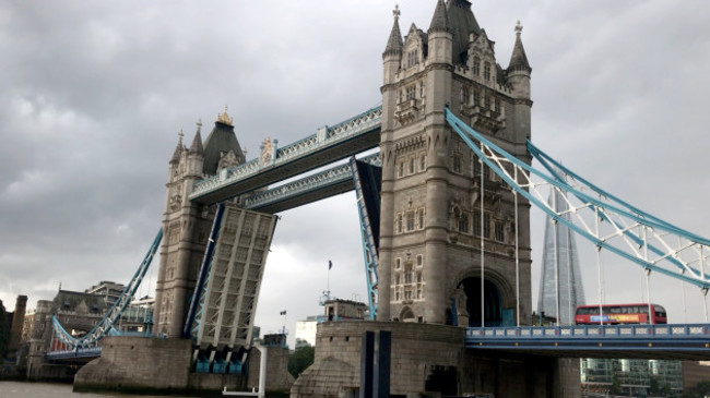 tower-bridge-stuck-open