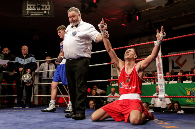 aidan-walsh-celebrates-winning