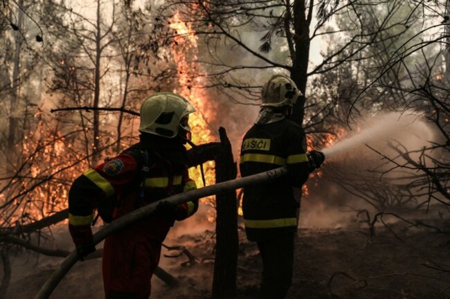 greece-euboa-island-fire-in-the-north-of-the-greek-island-of-euboa-evia-firefighters-and-residents-in-the-north-of-the-greek-island-of-evia-are-fighting-for-the-eighth-straight-day-versus-a-resu