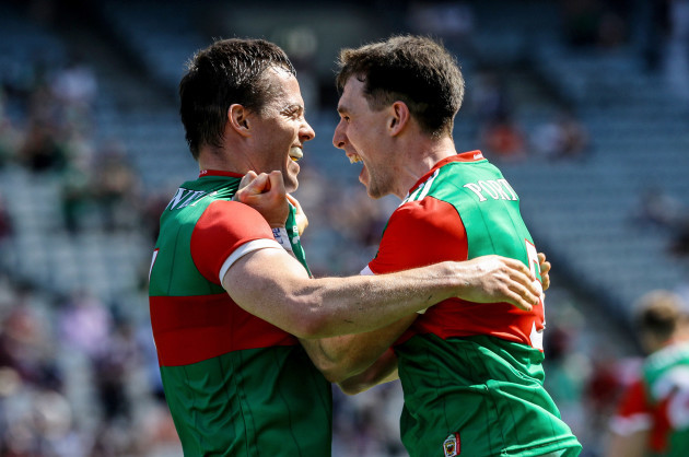 stephen-coen-and-paddy-durcan-celebrate-at-the-final-whistle