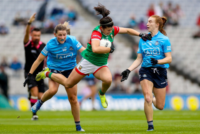 rachel-kearns-with-aoife-kane-and-lauren-magee