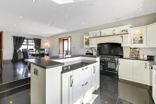 NDNhMGEyZjE0NzIyOTgzNjcyZmNmMzFkY2JjYTMxYzbs_R2Y0m2b6jNv6zrmXFCuaHR0cHM6Ly9zMy1ldS13ZXN0LTEuYW1hem9uYXdzLmNvbS9tZWRpYW1hc3Rlci1zM2V1LzEvZi8xZmE5YmRjNGUyNTk4ZTc3NzNlNTZlYzRiMDlhNmE1ZS5qcGd8fHwxMjAwfHx8fHx8fA==