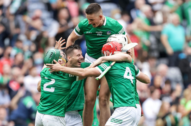 gearoid-hegarty-celebrates-at-the-final-whistle-with-teammates