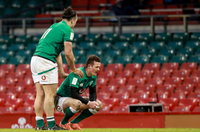 billy-burns-consoled-by-james-lowe-at-the-final-whistle
