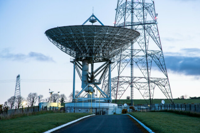 elfordstown-midleton-co-cork-ireland-24th-march-2019-a-clear-cold-morning-at-the-national-space-centre-earthstation-elfordstown-outside-midl