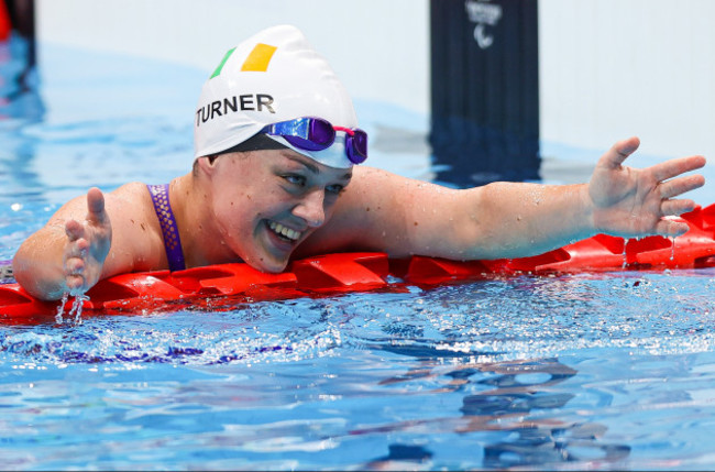 nicole-turner-celebrates-winning-a-silver-medal