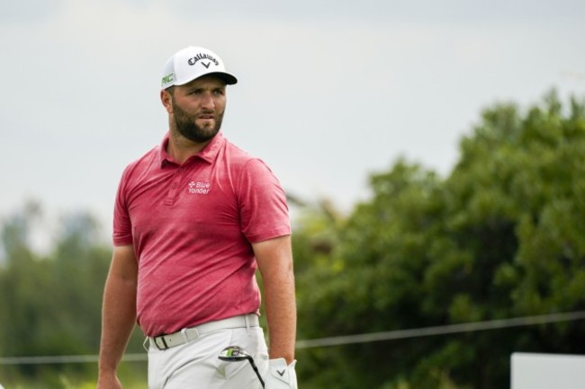 new-york-united-states-23rd-aug-2021-jon-rahm-watches-his-tee-shot-on-the-3rd-hole-in-the-final-round-of-the-2021-northern-trust-as-part-of-of-the-the-fedex-cup-playoffs-at-liberty-national-golf-c