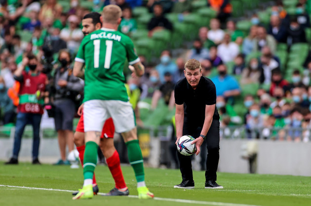 stephen-kenny-passes-the-ball-to-james-mcclean