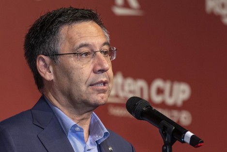 tokyo-japan-21st-july-2019-josep-maria-bartomeu-president-of-fc-barcelona-speaks-during-a-reception-party-for-the-rakuten-cup-at-ana-intercontinental-tokyo-european-soccer-teams-fc-barcelona-and