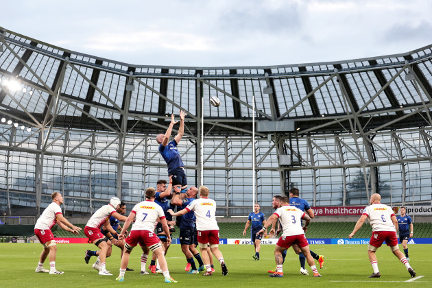 devin-toner-in-a-line-out