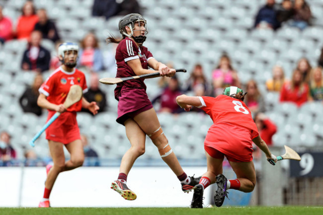 hannah-looney-blocks-a-shot-on-goal-from-carrie-dolan