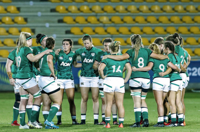 the-ireland-team-huddle-after-the-game