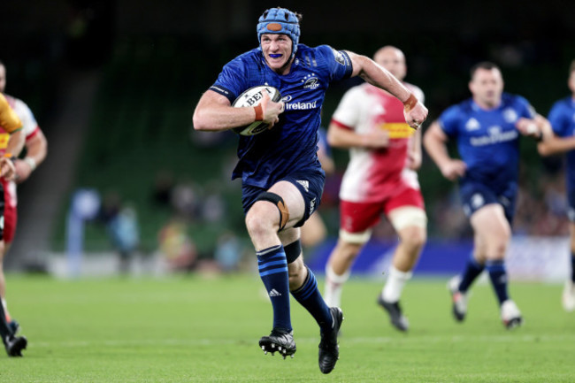 ryan-baird-on-his-way-to-scoring-a-try