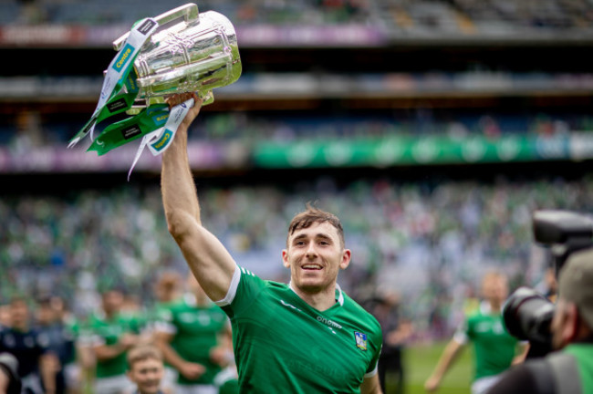 barry-nash-celebrates-with-the-liam-maccarthy-cup