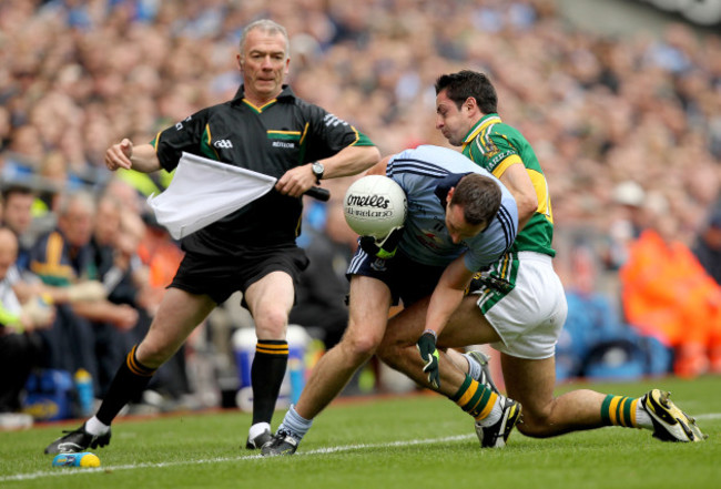 aidan-omahony-collides-with-barry-cahill